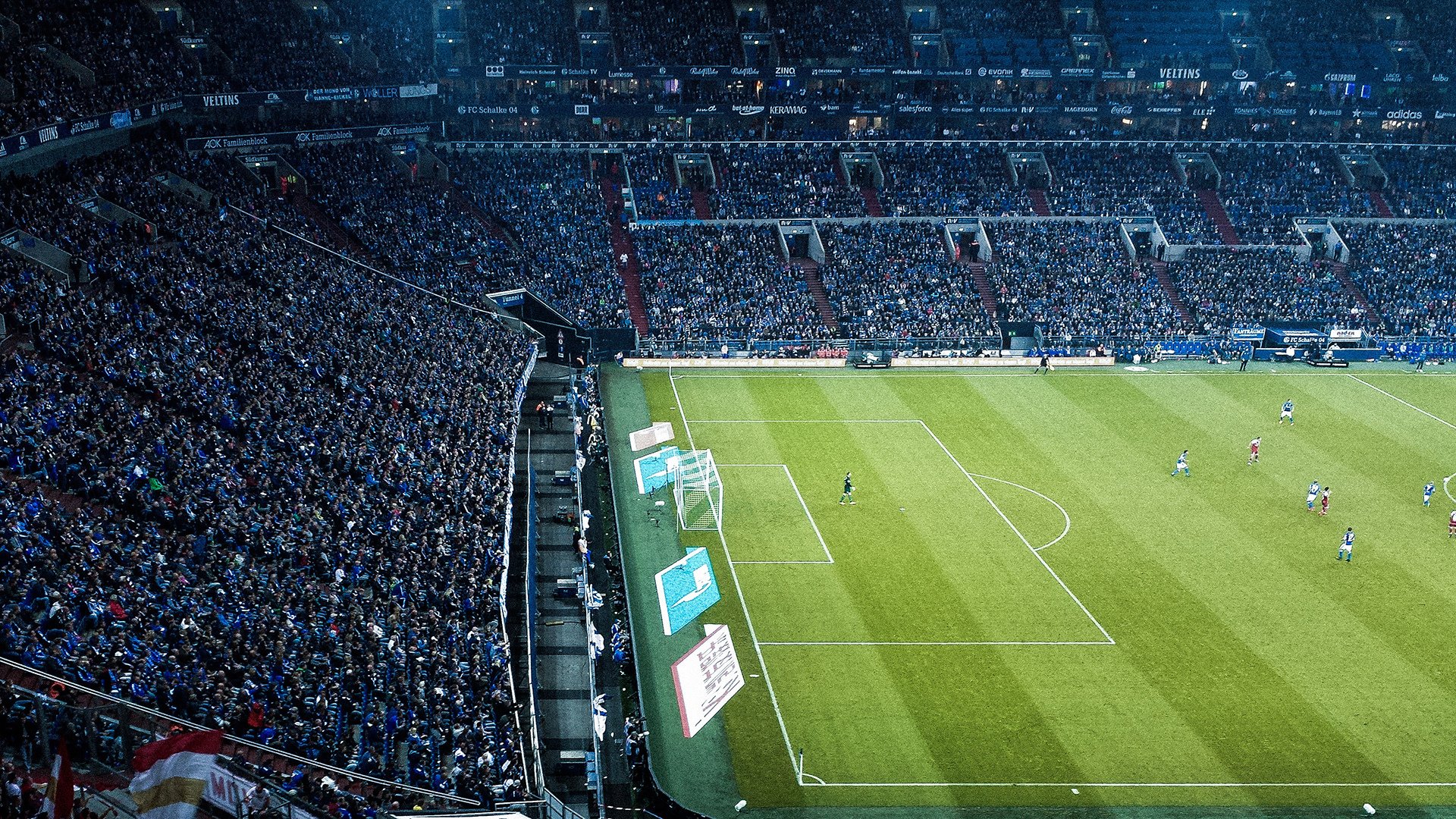 Faker连续三场比赛得分超过败北，SKT不断突破！观众掌声雷动